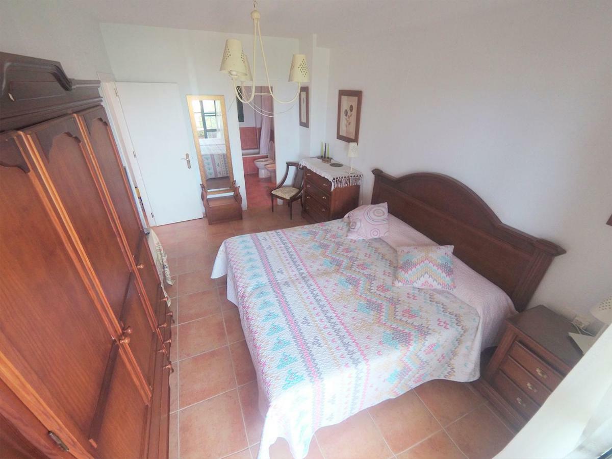 Casa En Primera Linea De Playa Захара де лос Атунес Екстериор снимка