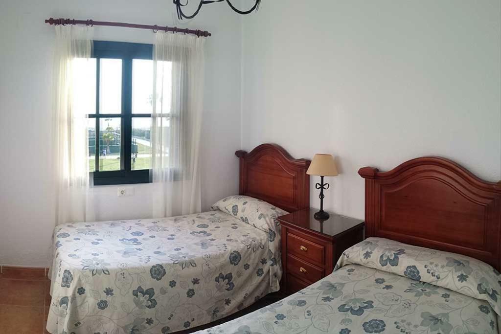 Casa En Primera Linea De Playa Захара де лос Атунес Екстериор снимка