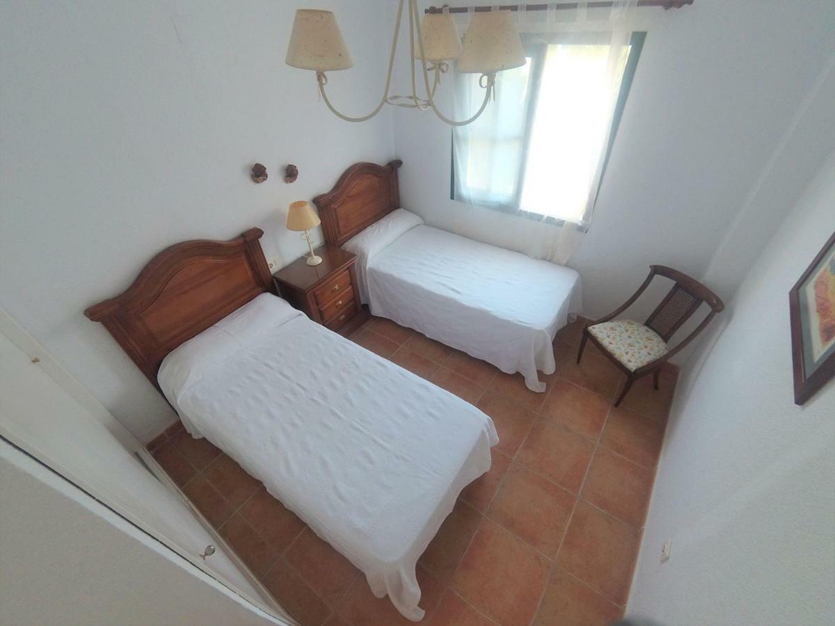 Casa En Primera Linea De Playa Захара де лос Атунес Екстериор снимка