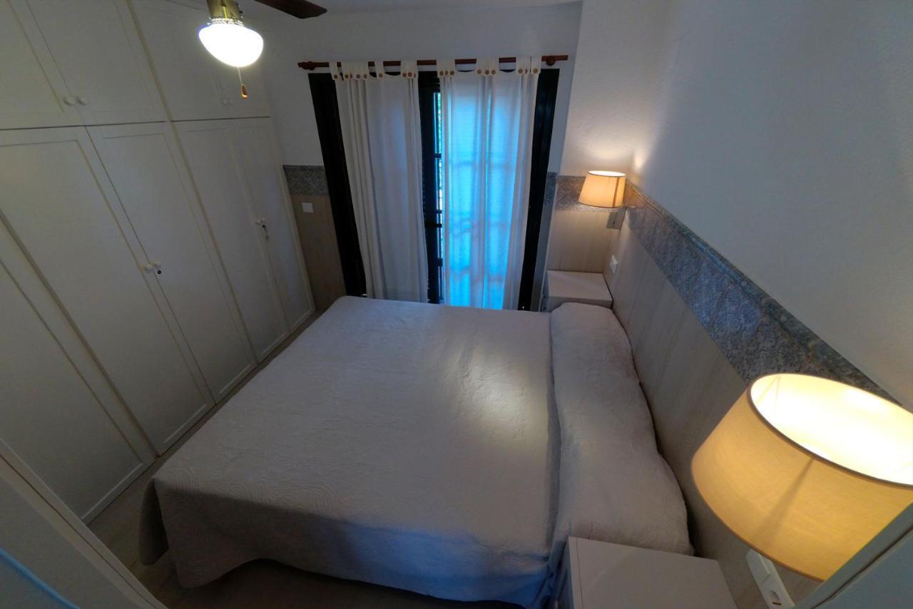 Casa En Primera Linea De Playa Захара де лос Атунес Екстериор снимка