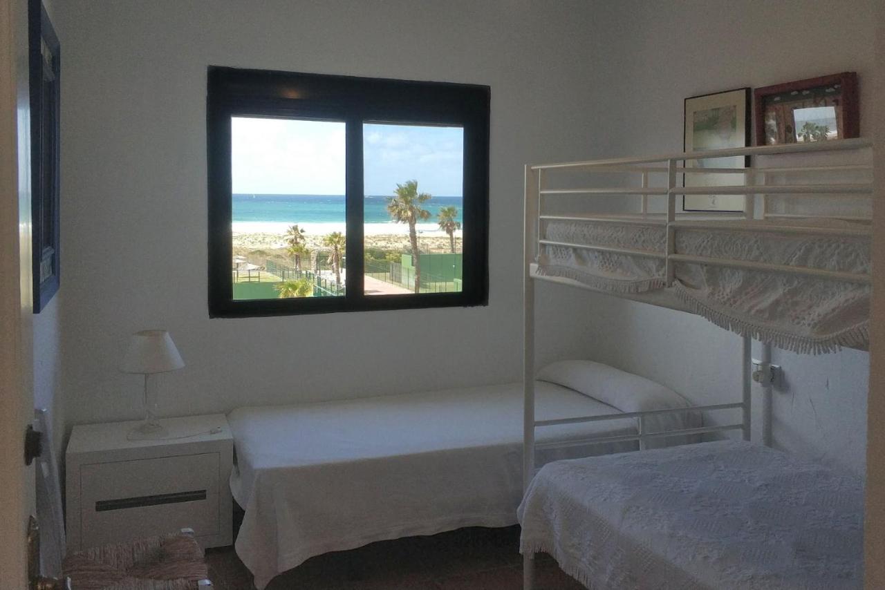 Casa En Primera Linea De Playa Захара де лос Атунес Екстериор снимка